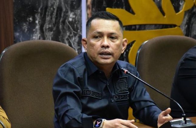 Azwendi Soroti Tiang Kabel Semrawut di Pekanbaru Harus Ada Regulasi Tegas