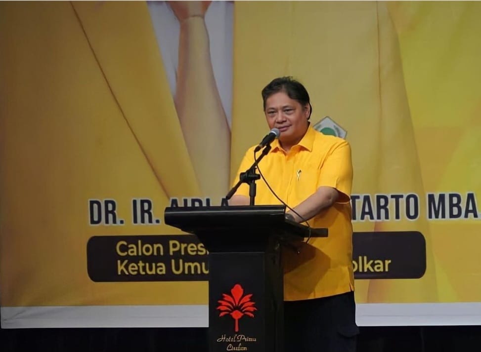 Survei TBRC : Mayoritas Masyarakat Ekonomi Sektor Formal dan Informal Pilih Airlangga Jadi Suksesor Jokowi