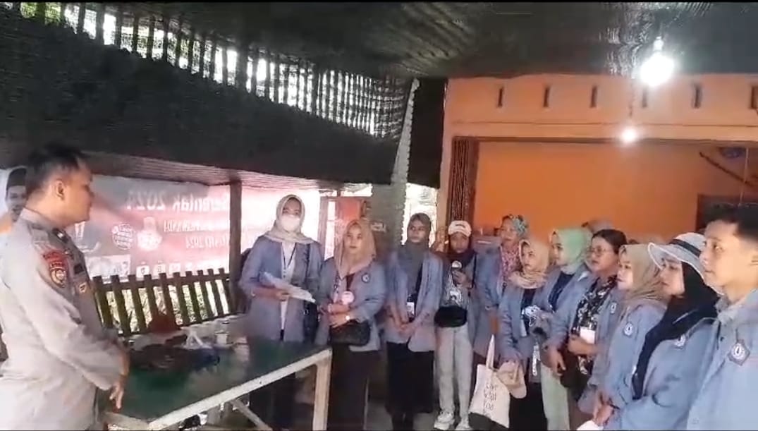 Kapolsek Tambang Berikan Himbauan Pemilu Damai ke Warga Palung Raya