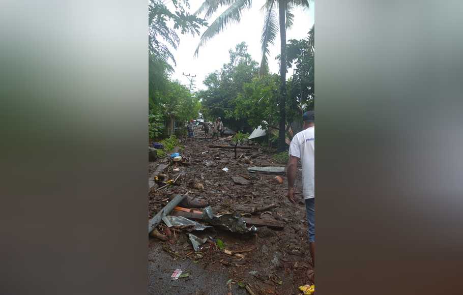 23 Warga Meninggal Akibat Banjir Bandang di Flores Timur