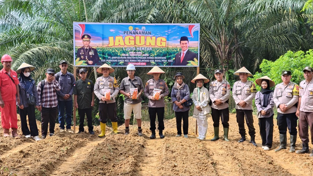 Dukung Ketahanan Pangan Nasional, Polsek Rimba Melintang dan PT GMR Tanam Jagung