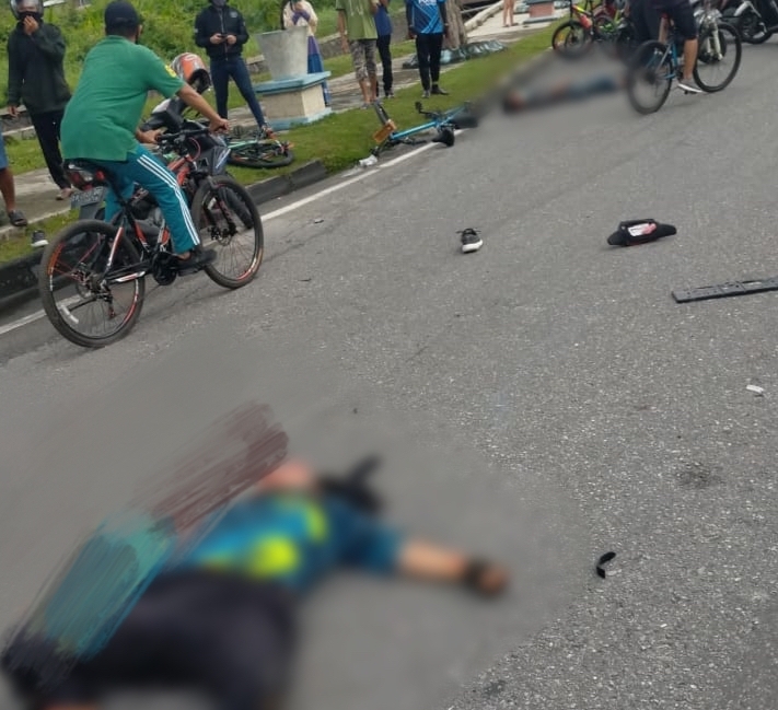 Dua Pesepeda di Pekanbaru Diseruduk Mobil Pajero, Satu Meninggal Ditempat