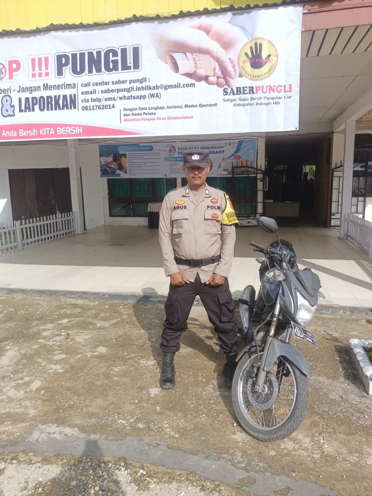 Polsek Tempuling Cooling System Pemilu Damai 2024 di Pasar Mingguan Sungai Salak