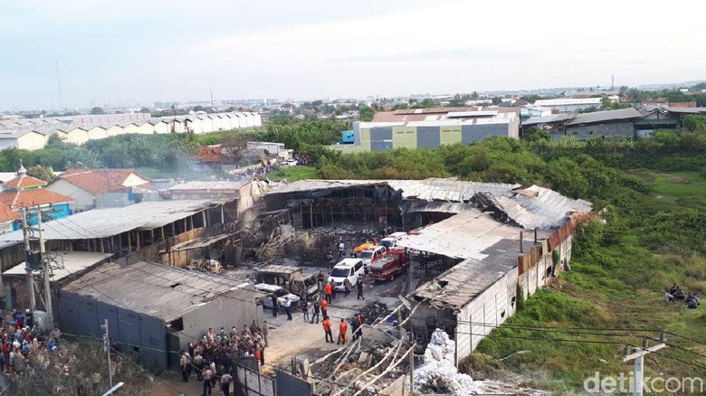 Cerita Brimob Jebol Tembok Pabrik Petasan: Banyak Ibu-ibu Keluar