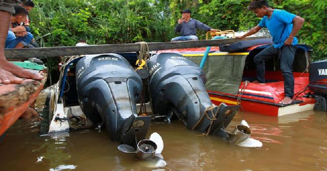 Speed Boat Bermuatan Delapan Penumpang Kecelakaan di Perairan Inhil