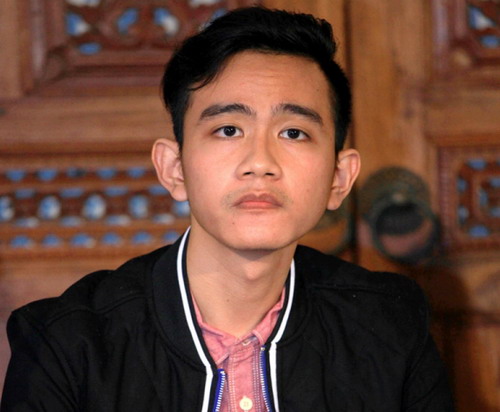 Gibran Batal Lawan Kotak Kosong, Anak Presiden Dilawan Ketua RW