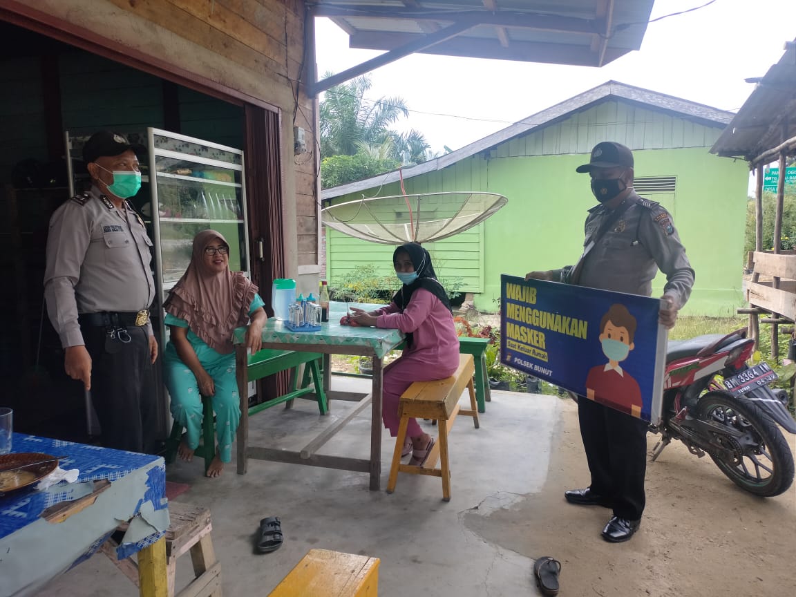 Prokes Kecamatan Bunut di Jaga Polisi Setempat