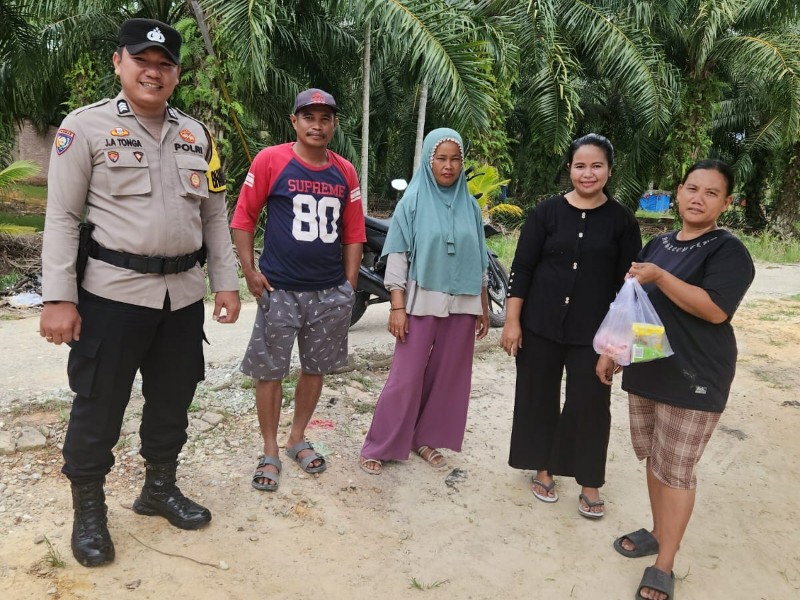 Bhabinkamtibmas Pematang Sikek Ingatkan Masyarakat untuk Cegah Perselisihan demi Pilkada Damai 2024 di Rokan Hilir