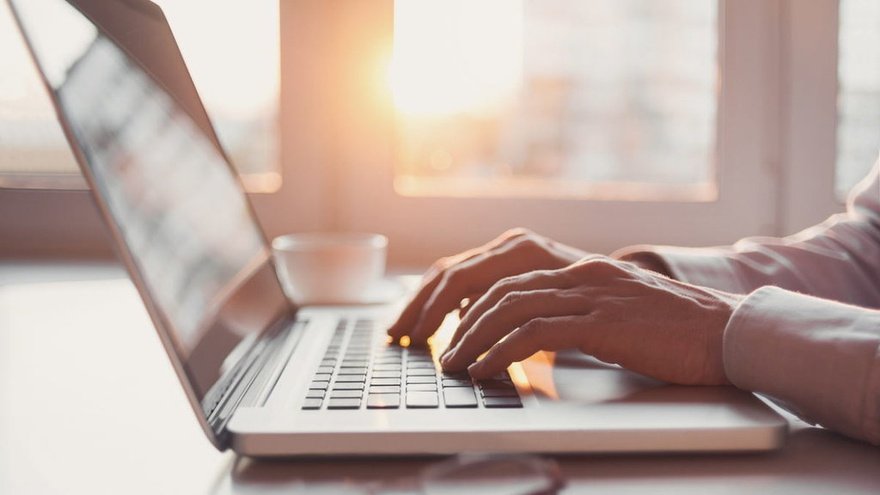 Tiga Cara Mendapatkan Uang dari Internet untuk Pemula