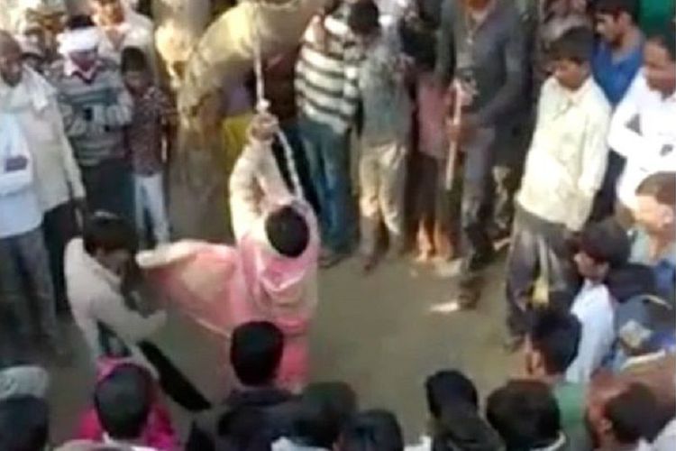 Dituduh Berzina, Perempuan Ini Disiksa dan Dilecehkan Puluhan Pria