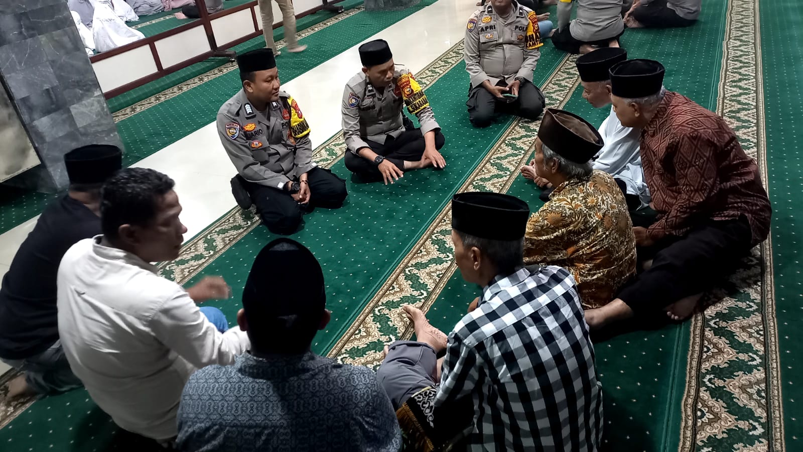 Polsek Pekanbaru Kota Dialog Bersama Masyarakat untuk Pemilu Damai 2024