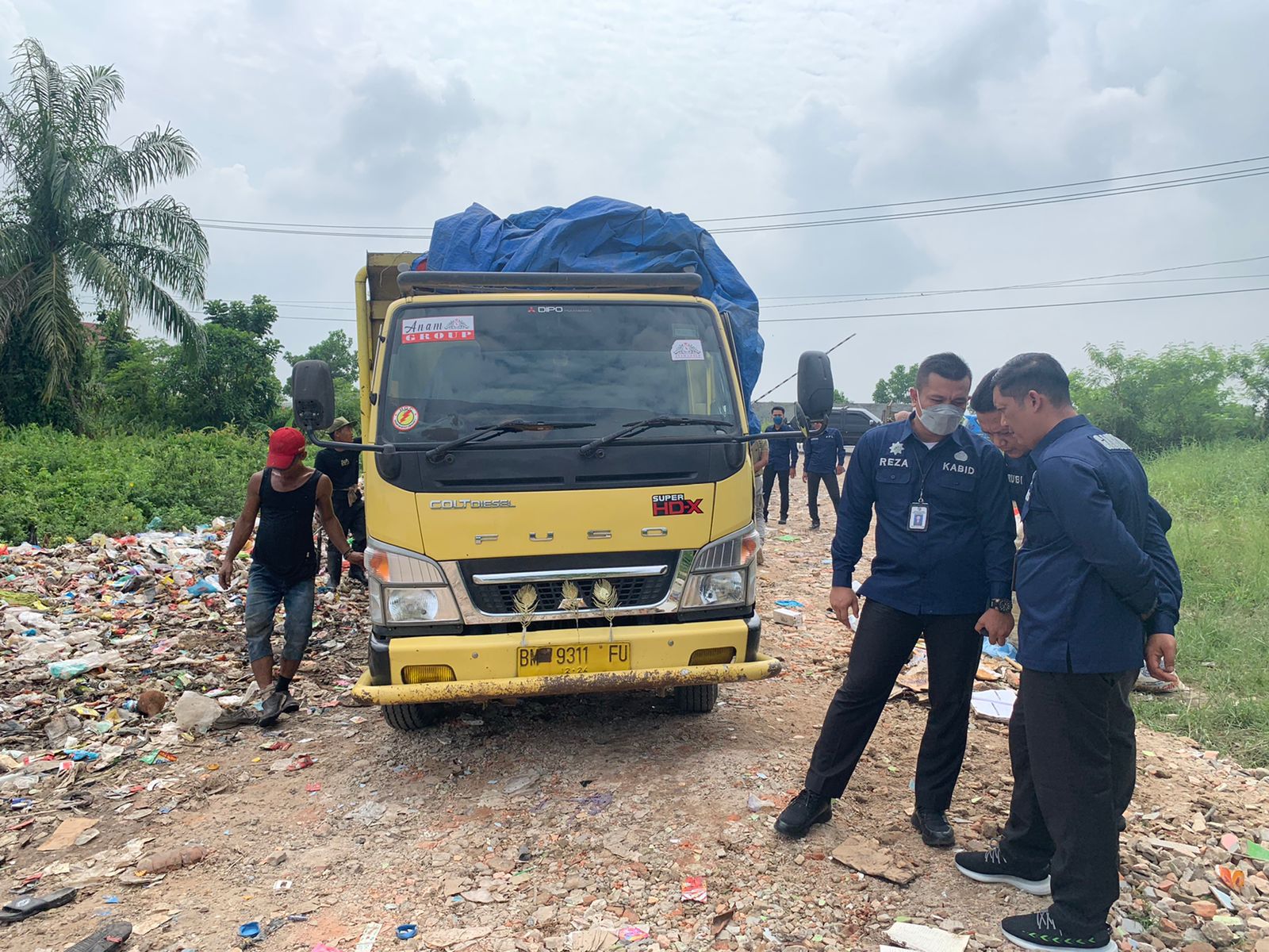Gelar Razia di Dua Lokasi, Gakkum DLHK Pekanbaru Jaring 5 Angkutan Sampah Mandiri