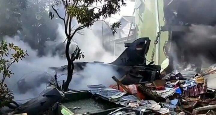 Cerita Warga Saat Selamatkan Pilot Pesawat Hawk TNI AU yang Jatuh