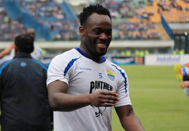 Essien dan Cole tak akan dimainkan bersamaan