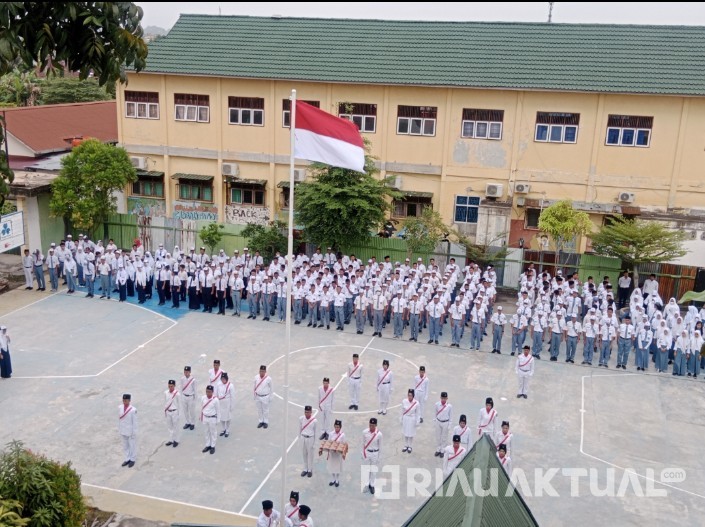 Memperingati HUT ke 77 RI, SMK Kansai Gelar Upacara Bendera Dengan Khidmat
