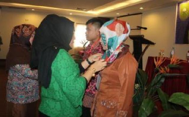 Guru Mata Pelajaran UN di SLB Diberi Pembekalan Pembuatan Soal