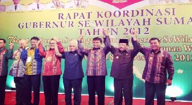 Hatta Buka Rapat Koordinasi Gubernur Se-Sumatera