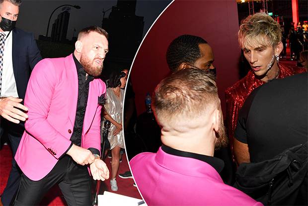 Duh! McGregor Nyaris Bentrok Dengan Machine Gun Kelly di Acara MTV Video Music Awards 2021