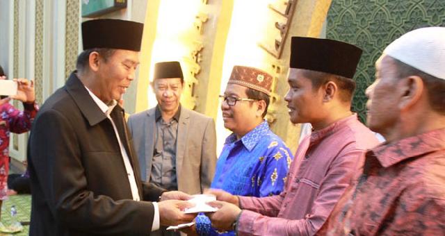 Sambut Tahun Baru, Wako Pekanbaru Gelar Muhasabah dengan Anak Panti Asuhan