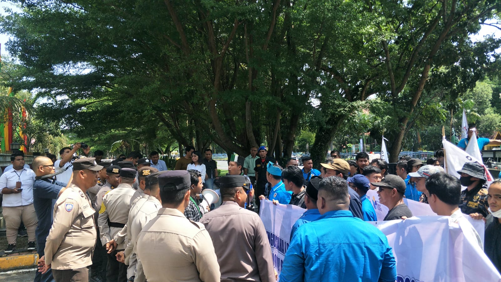 Masalah PHR Tak Kunjung ada Penyelesaian, KNPI Gelar Aksi di DPRD Riau