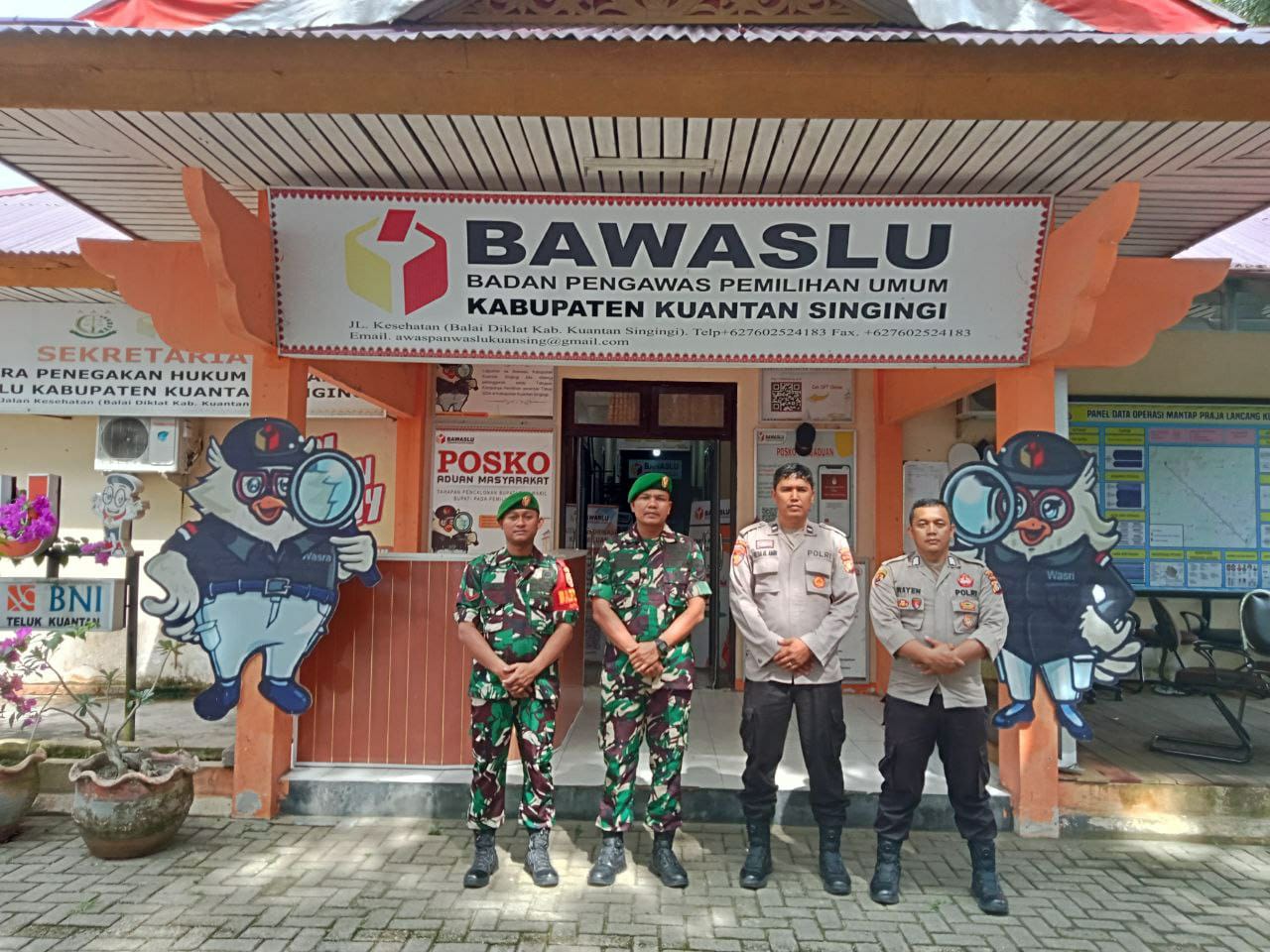 Polres Kuansing Gelar Patroli Sinergitas TNI-Polri Jelang Pilkada 2024 di Kantor Bawaslu