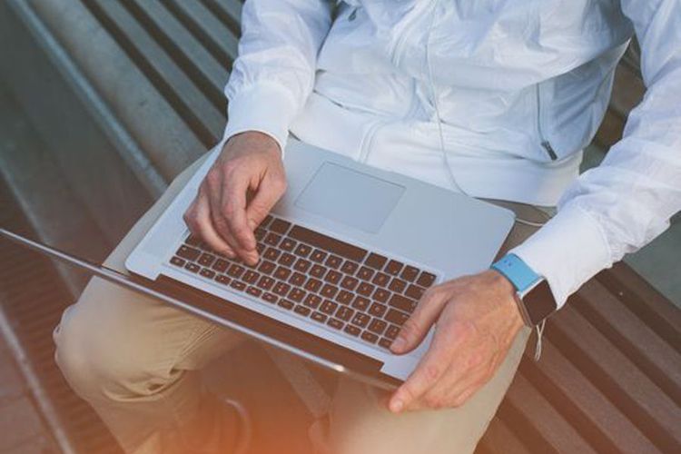 Hati-hati, Pangku Laptop Pengaruhi Kesuburan Pria
