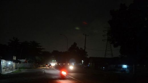 Waah ! Pemutusan Lampu Jalan Protokol di Pekanbaru Karena Pemko tak Bayar 3 Bulan