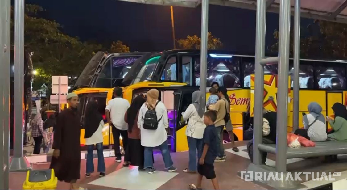 Arus Mudik di Pekanbaru Meningkat, Penumpang Padati Terminal AKAP