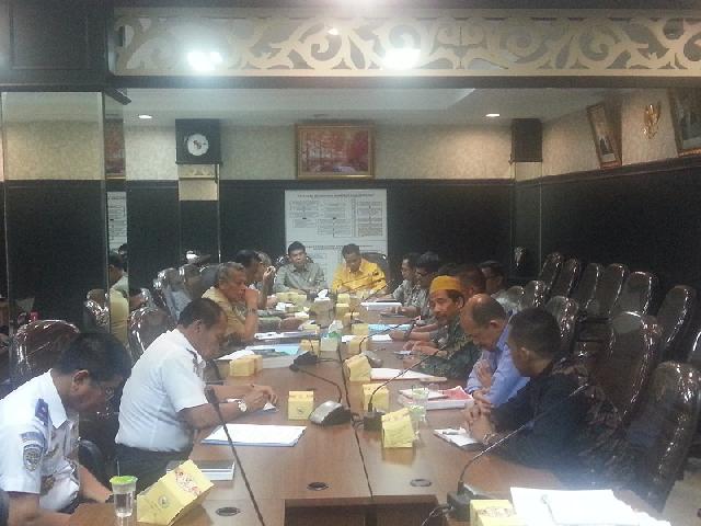 Di Hearing DPRD Pekanbaru, Owner Living Word Berjanji Ganti Kerugian Masyarakat