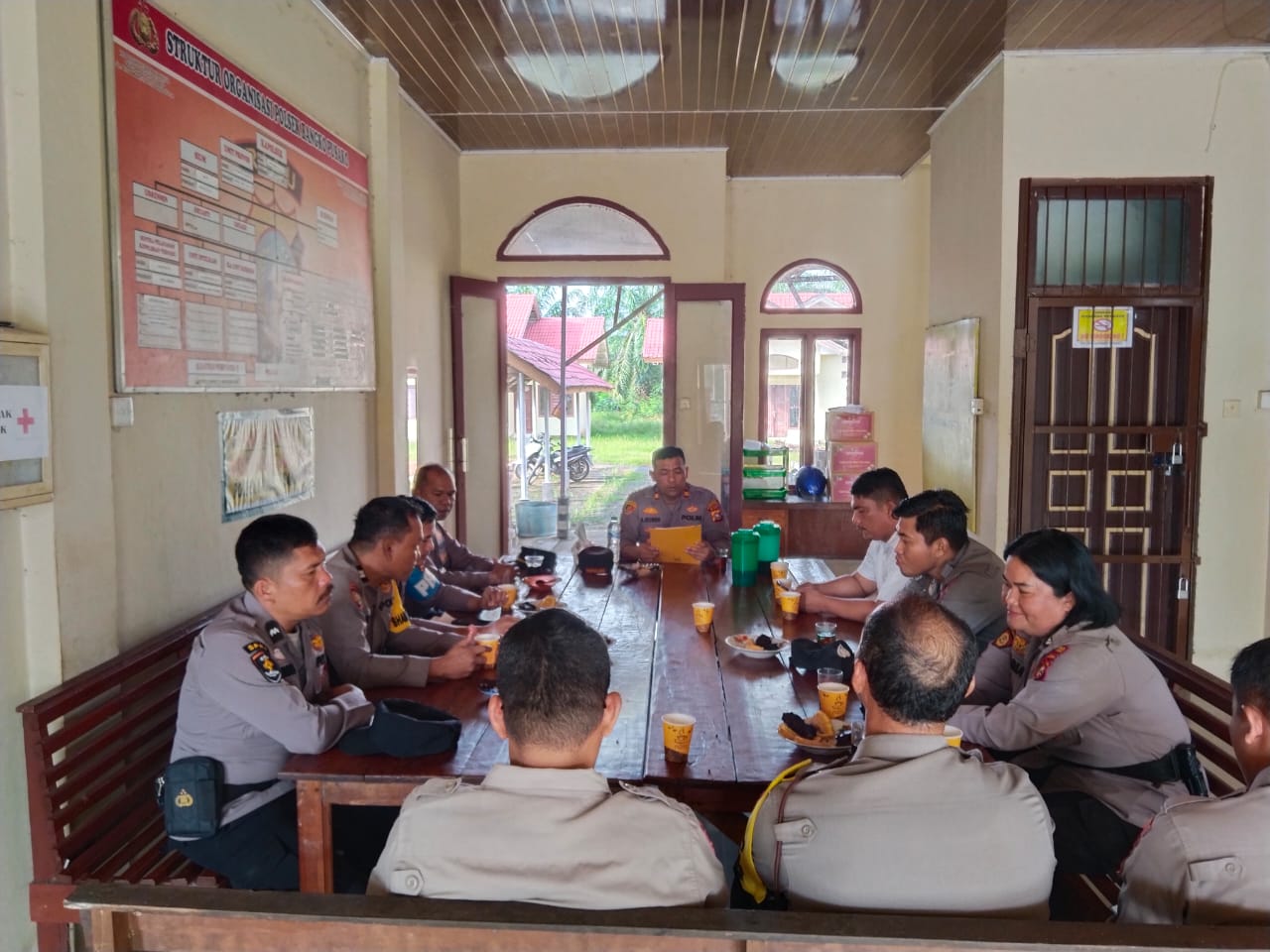 Polsek Bangko Pusako Gelar Anev Mingguan, Kapolsek Tegaskan Kedisiplinan dan Profesionalisme