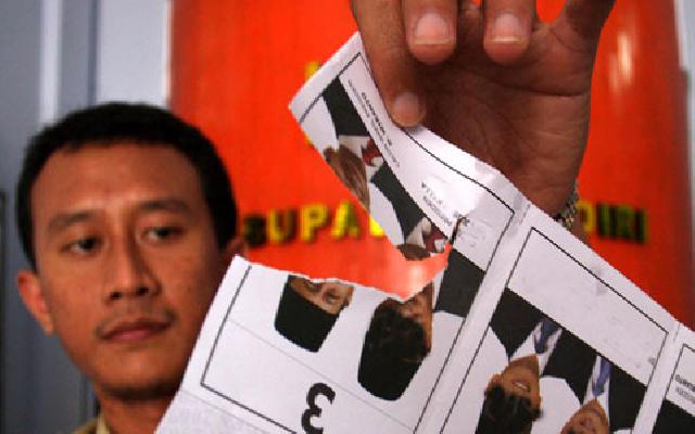 KPU Pekanbaru Temukan 233 Surat Suara Rusak