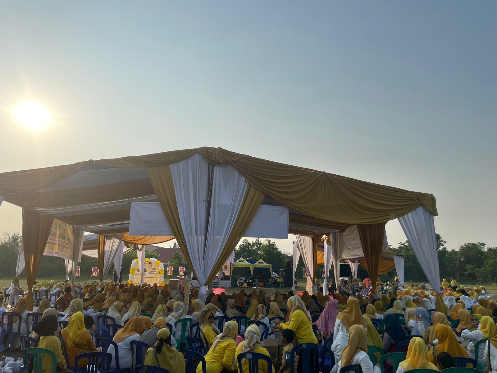 Tabligh Akbar Dihadiri Ribuan Masyarakat, Andi Rachman Sebut Ida Yulita Politisi Perempuan Terbaik