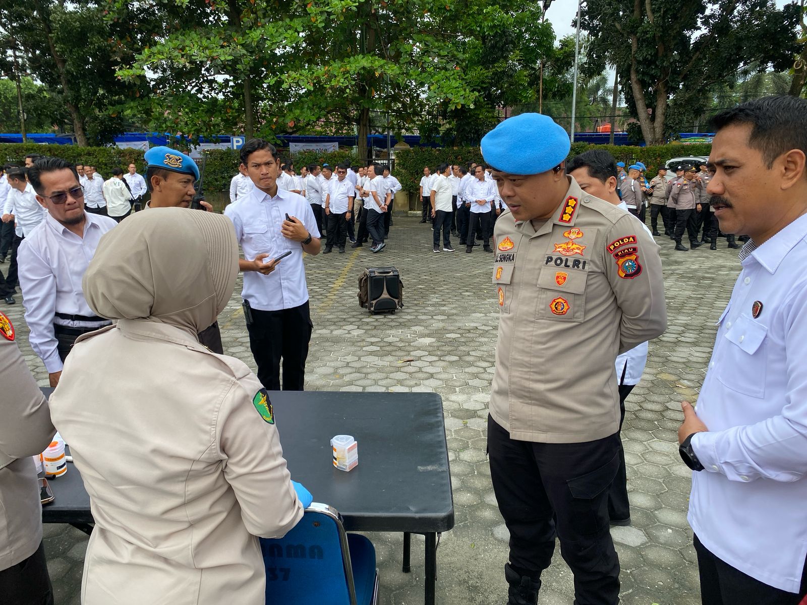 Polda Riau Gelar Tes Urine Mendadak, Kapolda: Anggota Positif Narkoba akan Dipecat!