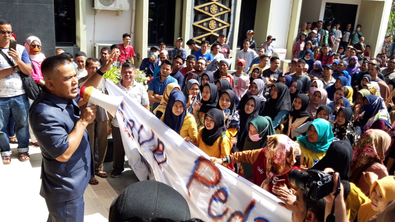 Menolak Pindah, Ratusan Pedagang TPS STC Datangi DPRD Pekanbaru