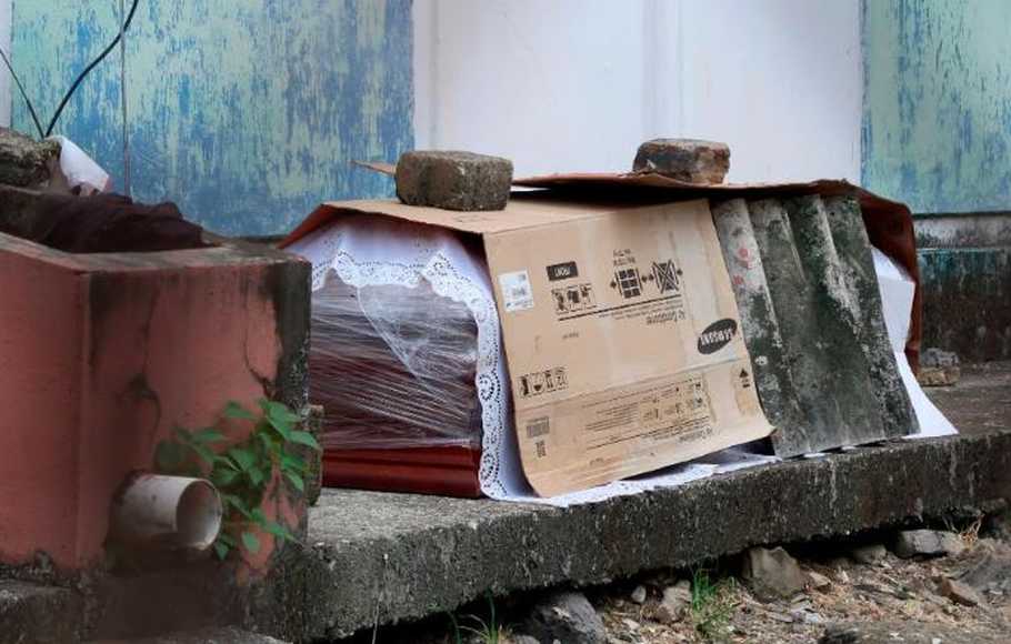 Di Ekuador, Mayat-mayat Korban Virus Corona Dibiarkan di Jalan