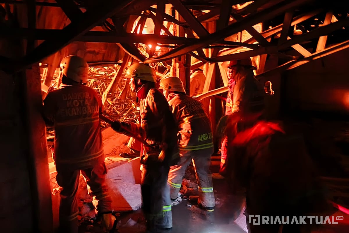 Gudang Solar di Pekanbaru Terbakar, Kerugian Ditaksir Rp10 Miliar