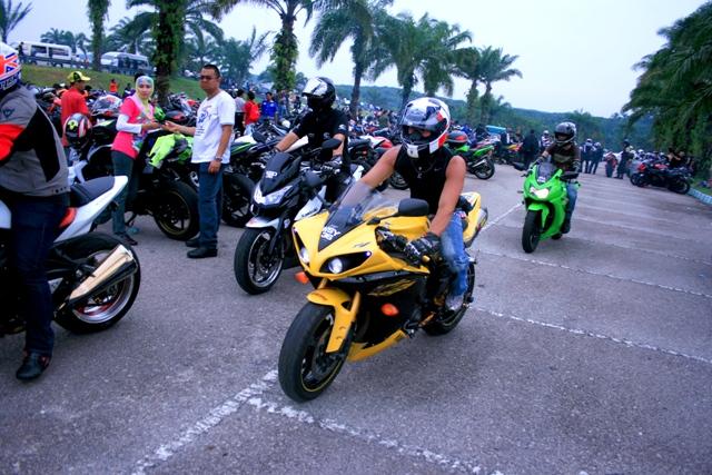 Kenapa Motor Sport Harus Rutin Dikuras Tangki Bensinnya