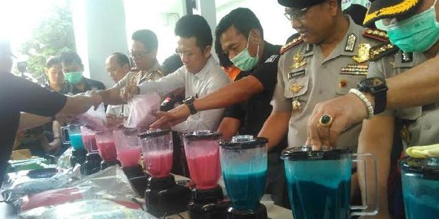 Polda Metro giling 42 kg sabu cair dan 100.000 lebih butir ekstasi