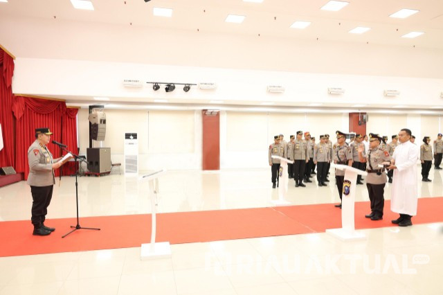 Lantik Kombes Jonner MH Samosir sebagai Dirpamobvit Baru, Ini Pesan Kapolda Riau