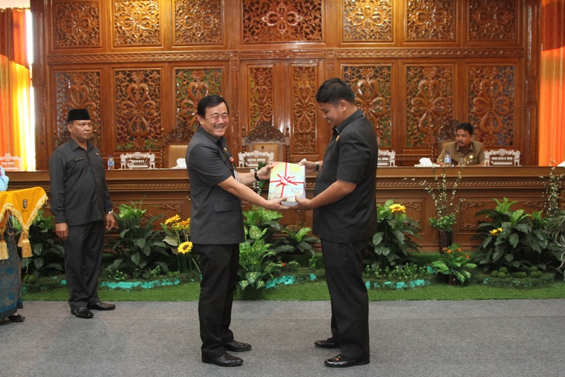 Halim Ajukan LPJ 2016 ke DPRD Kuansing