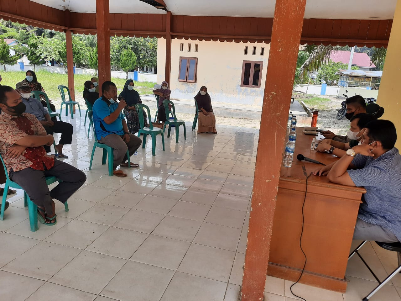 Kapolsek Ukui, Upika dan Puskesmas sambang ke Desa Sosialisasikan PPKM Tingkat RT/RW