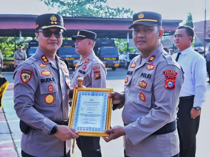 Kapolsek Pulau Burung Terima Penghargaan dalam Menciptakan Kamtibmas Kondusif Pemilu 2024