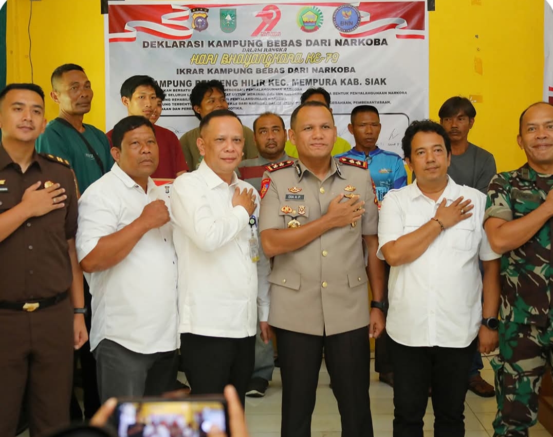 Asisten III Pemkab Siak Hadiri Deklarasi Kampung Bebas Narkoba Dari Polres