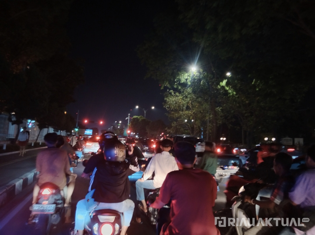 Malam Takbiran, Jalan Sudirman Pekanbaru Macet Parah