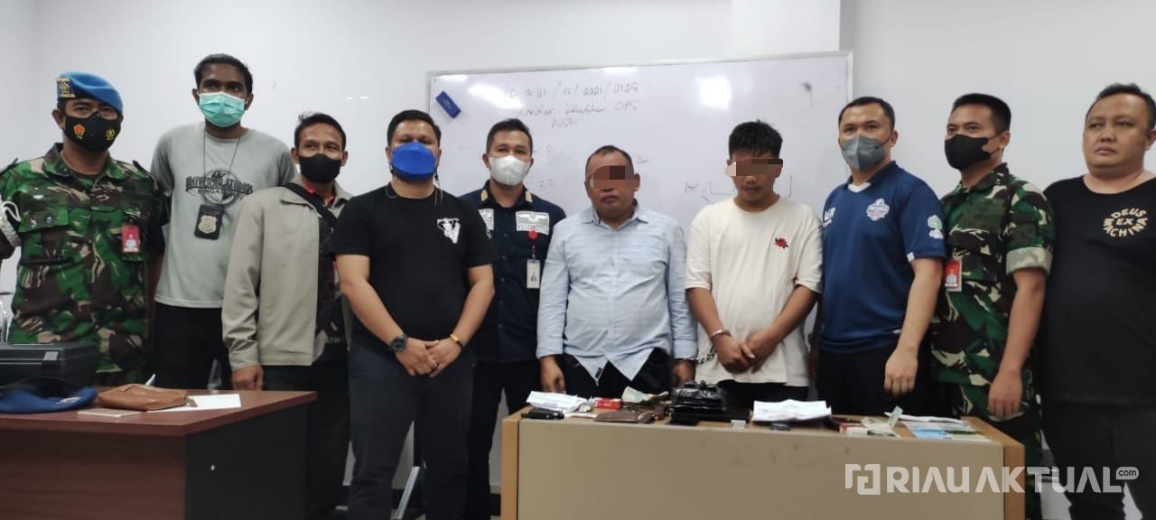 Simpan Sabu di Celana Dalam, Mahasiswa Bersama Rekannya Diamankan di Bandara SSK