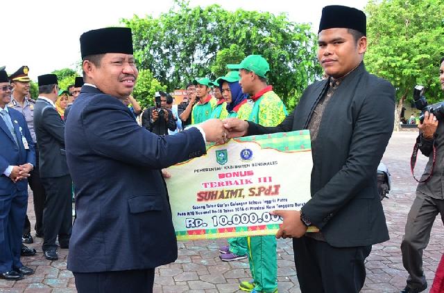 LPTQ Bengkalis Beri Bantuan Pembinaan Kepada Qori-Qoriah