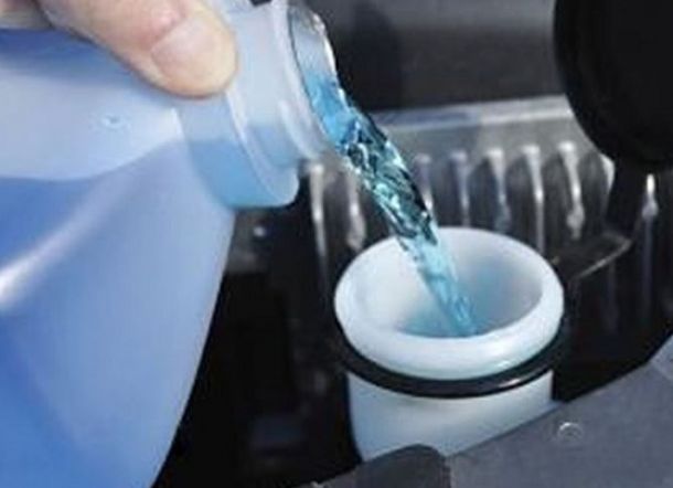 Air Wiper Dicampur Sabun Cuci Piring, Bisakah?