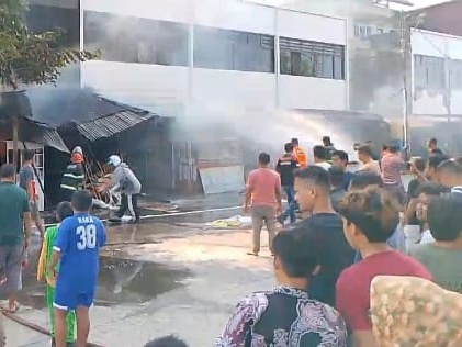 Satu Bangunan Bekas Pasar Pecinaan di Siak Terbakar