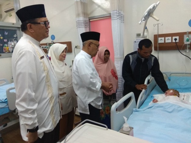 Pemprov Riau Tanggung Biaya Pengobatan Bayi Alhafizi