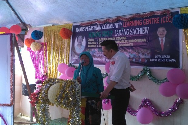 Anak-anak TKI di Malaysia Minta Bantuan Buku Pelajaran ke Jokowi